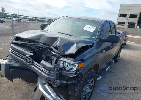 2014 Toyota Tundra Double Cab Sr/Double Cab Sr5 z USA, uszkodzony, nr VIN 5TFRY5F19EX147624